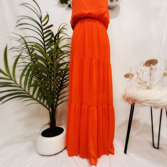 ✦ℍ𝕆𝕊𝕋 ℙ𝕀ℂ𝕂✦ Vibrant Orange Maxi Halter Dress - Picture 3 of 8